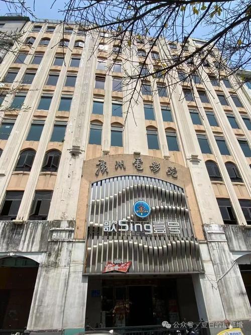 午夜爽片av的相关介绍