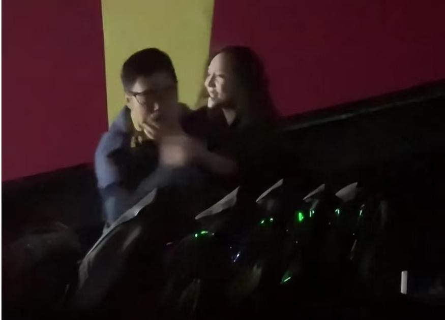 美女十八av毛片的相关介绍
