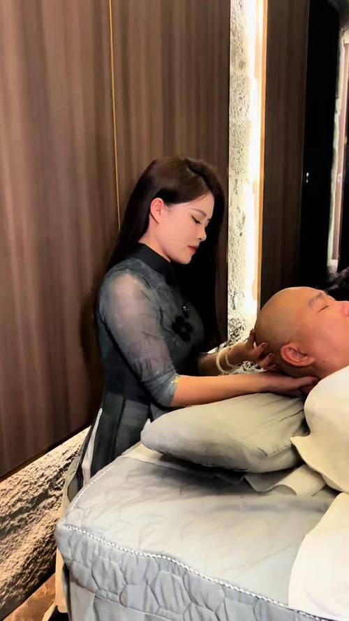 黄色录像女人的逼逼的相关介绍