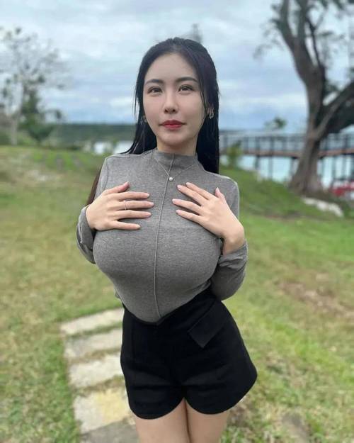 激情成人影院的相关介绍