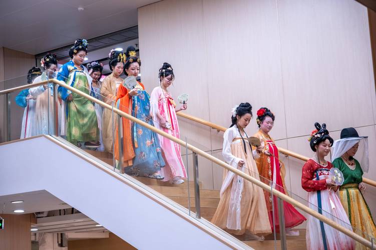 日本街头搭讪熟妇人妻的相关介绍