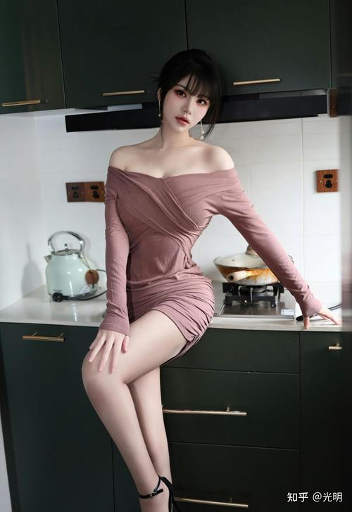 亚洲av熟女少妇的相关介绍
