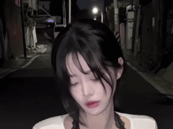 亚洲精品少妇久久久久久的相关介绍