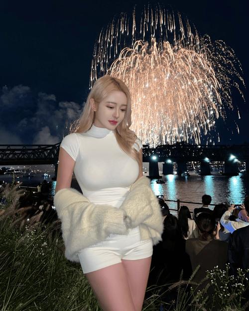 女人毛片18免费看的相关介绍