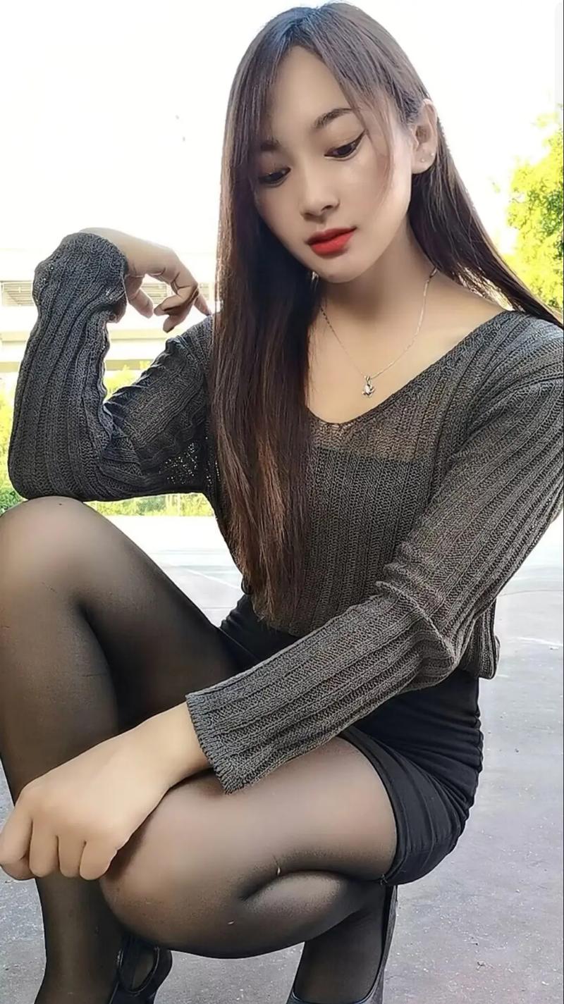 美女性感丝袜av一区二区的相关介绍